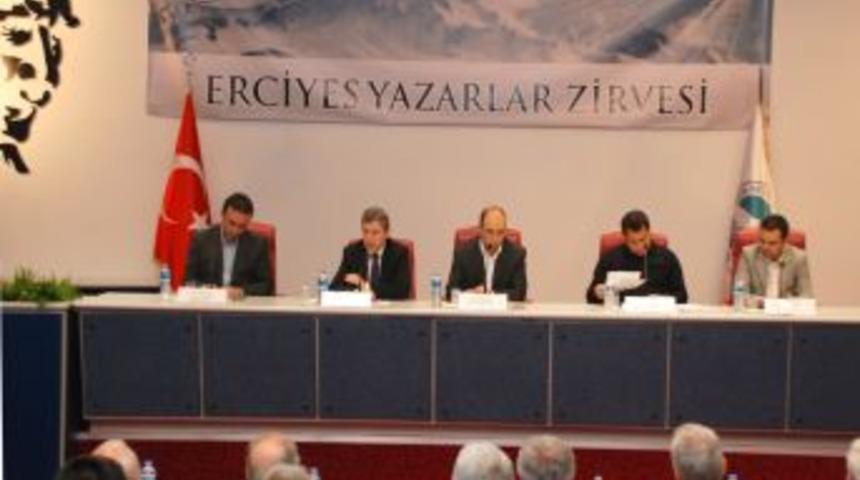 T&uuml;rkiye'nin &Ouml;nde Gelen Yazarları 'Erciyes Yazarlar Zirvesi'nde Buluştu