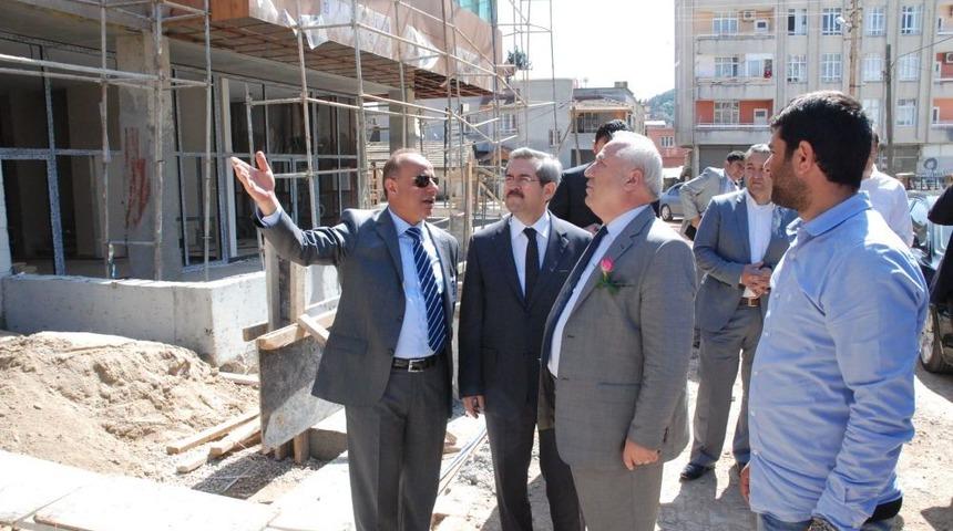 AK Parti'li &Uuml;n&uuml;var Kozan'da Incelemelerde Bulundu