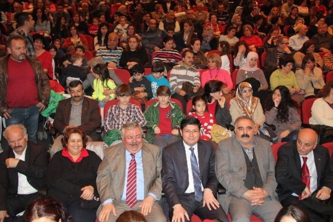 Perşembe Pazarı İzleyenleri B&uuml;y&uuml;ledi