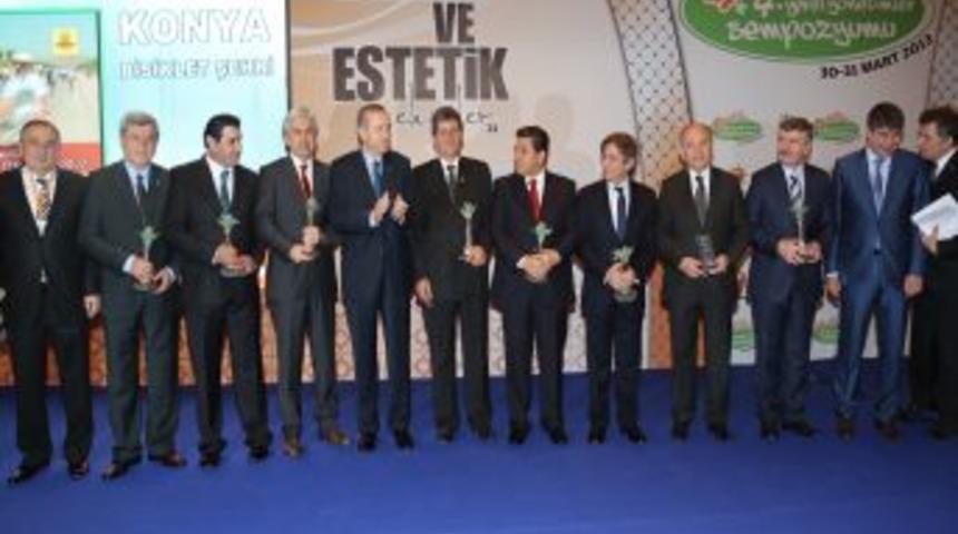 Kadir Topbaş&rsquo;a &lsquo;Can Suyu&rsquo; &Ouml;d&uuml;l&uuml;