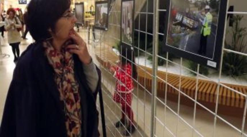 &Ccedil;orlu'da Muhabirin Objektifinden Yansıyan Fotoğraflar Sergileniyor