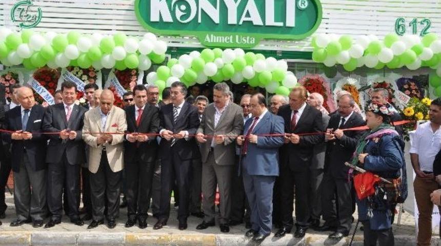 Kuşadası&rsquo;na Konyalı Ahmet Usta Restoran