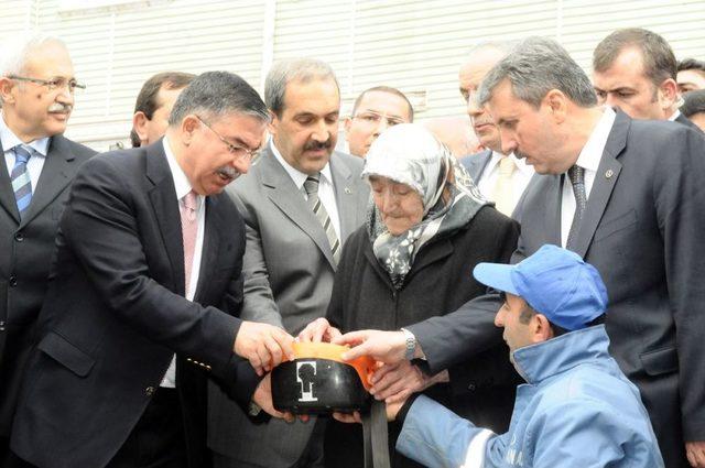 Bakan İsmet Yılmaz Kültür Merkezi Temeli Attı