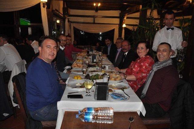 Başkan Altung&uuml;n&rsquo;den Folklorculara Yemek 1