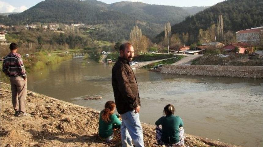 Aynı Derede Mahsur Kaldılar