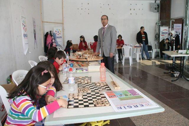 Kolej &Ouml;ğrencilerinin Zeka Oyunları Ilgi G&ouml;rd&uuml; 1