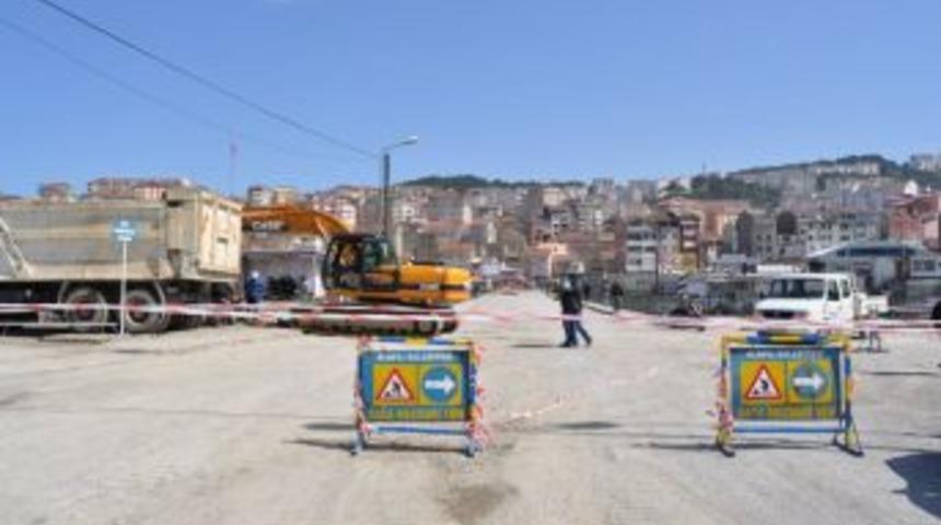 55 Yıldır Hizmet veren K&ouml;pr&uuml; ara&ccedil; trafiğine kapatıldı