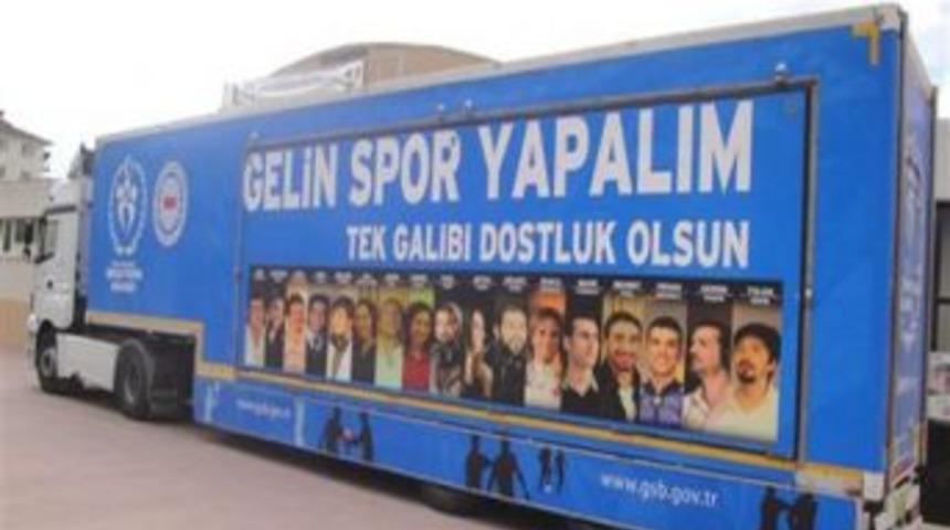 Gelin Spor Yapalım Gezici Tır&rsquo;ı İzmir&rsquo;de
