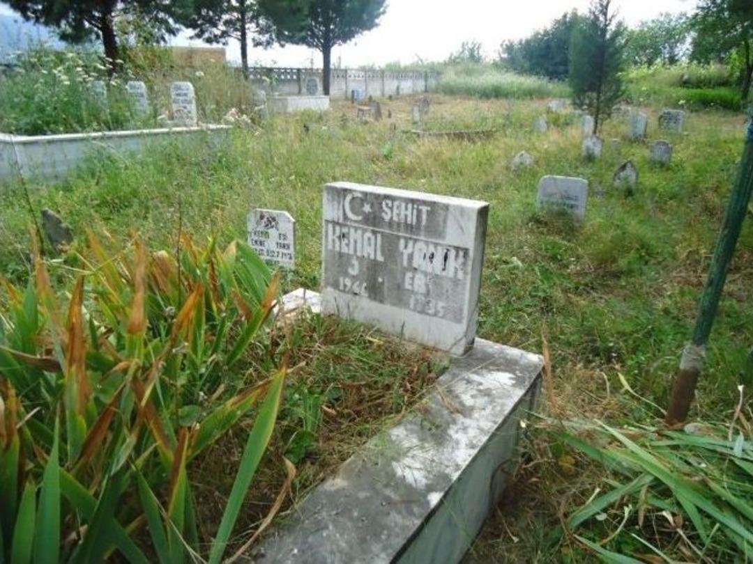 B&uuml;y&uuml;k Birlik Partisi Şehit Mezarlarını Onaracak