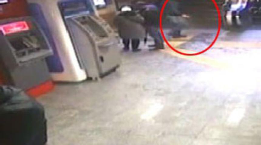 Metro istasyonunda mangal hırsızlığı