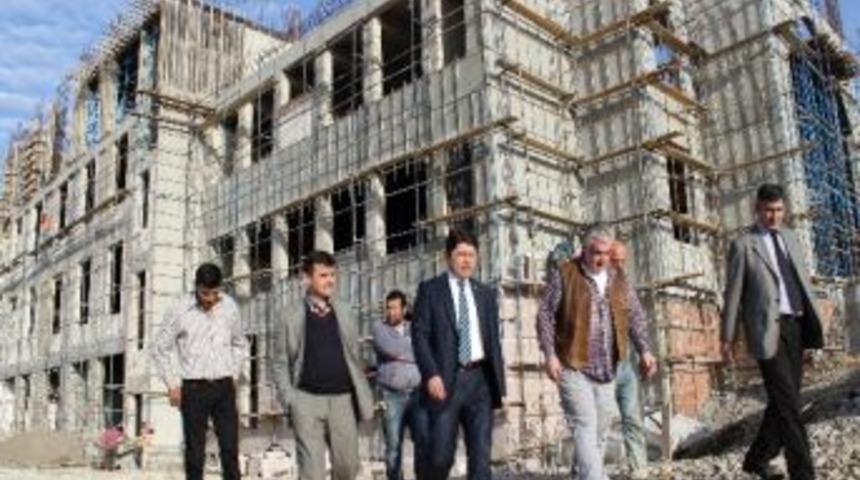 Milletvekili Tun&ccedil;, B&uuml; Kamp&uuml;s İnşaatında İncelemelerde Bulundu