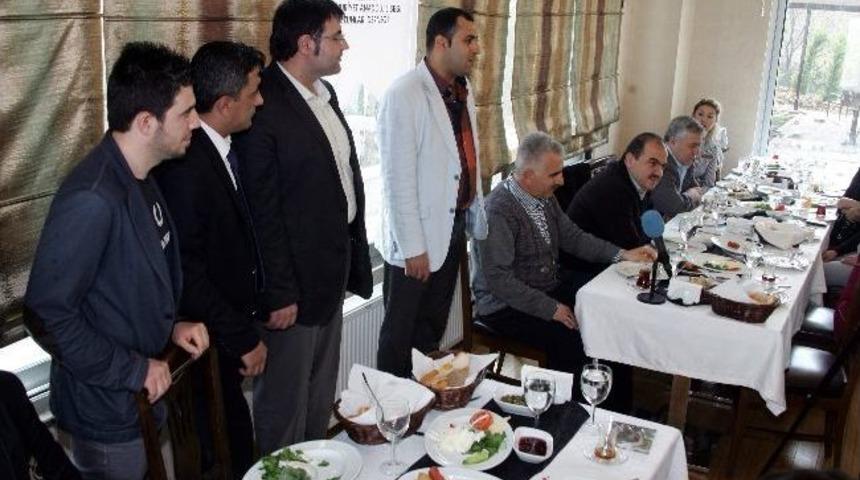 Cumhuriyet Anadolu Lisesi Mezunları Bir Araya Geldi