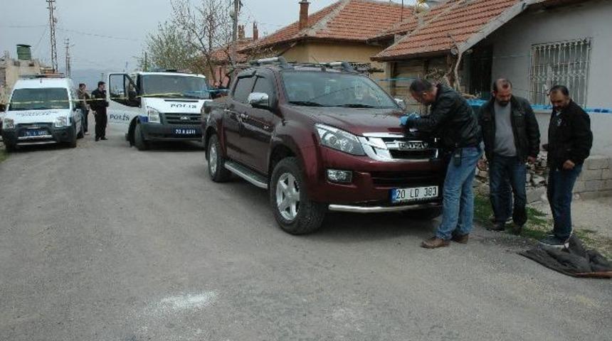 Kamyonetle Geri Gelirken Oğlunu Ezdi