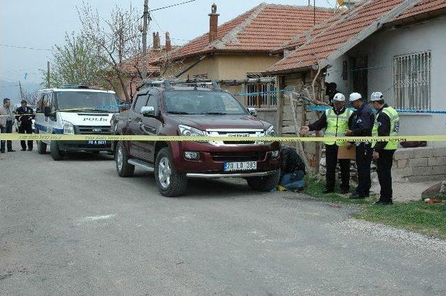 Kamyonetle Geri Gelirken Oğlunu Ezdi