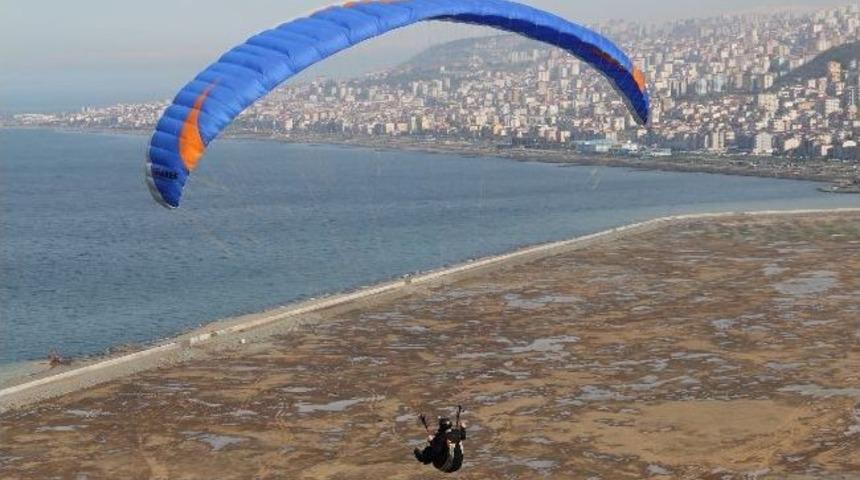 Trabzon Akyazı Yama&ccedil; Paraş&uuml;t&ccedil;&uuml;lerinin İlgi Odağı Oldu