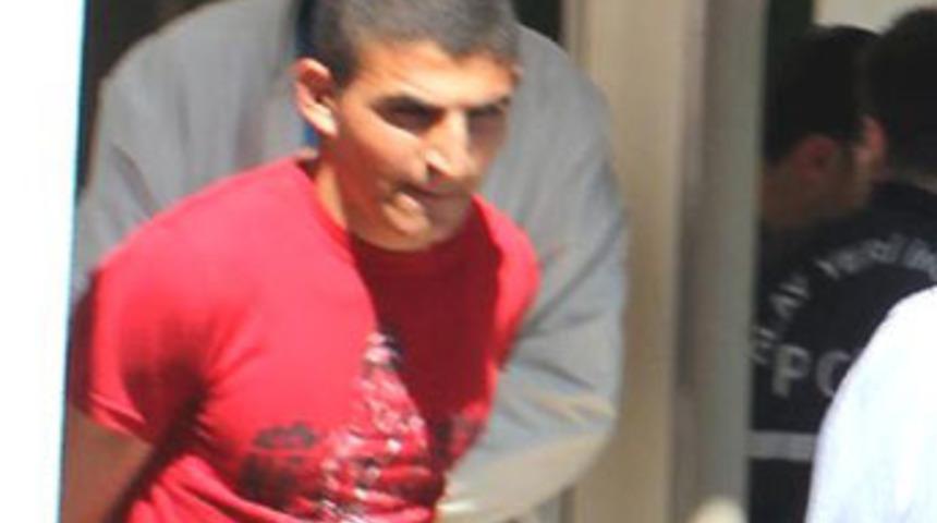 Kanlısını otob&uuml;s bileti alırken &ouml;ld&uuml;rd&uuml;