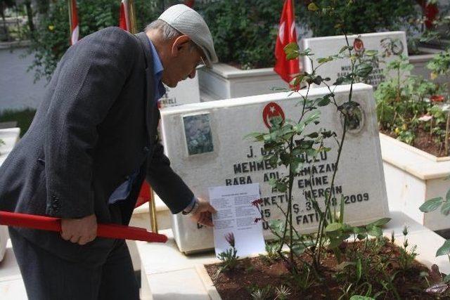 Şehit Ailelerinden 'şehitlikte Protesto'