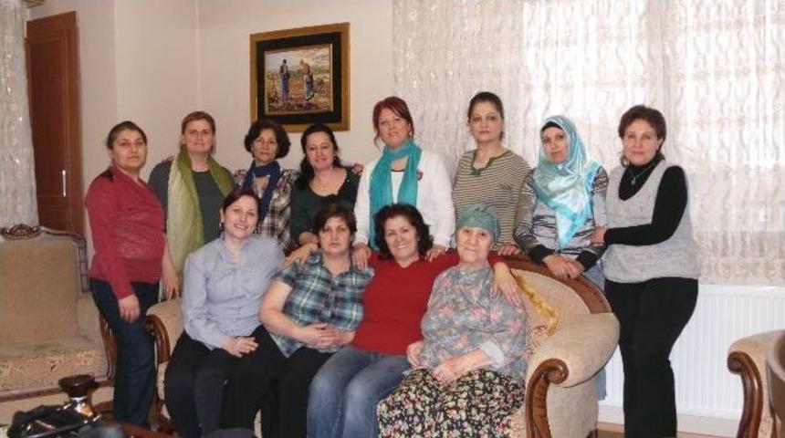 Devrek Chp Kadın Kollarından Hemşerilerine S&uuml;rpriz Ev Ziyaretleri