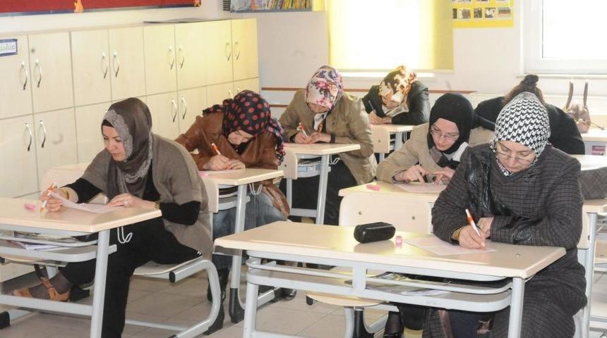 Veliler, 'Okul Evde Başlar' Kitabından Sınava Tabi Tutuldu