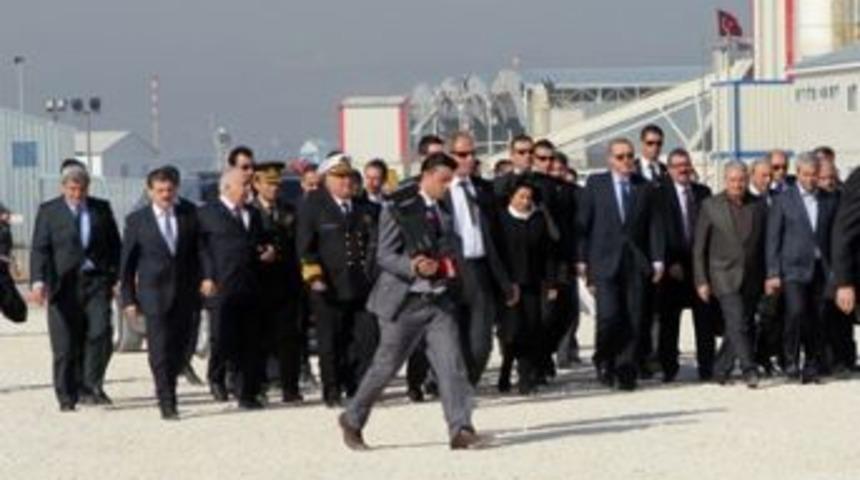 İzmit K&ouml;rfez Ge&ccedil;işi&rsquo;nin temelini Başbakan attı