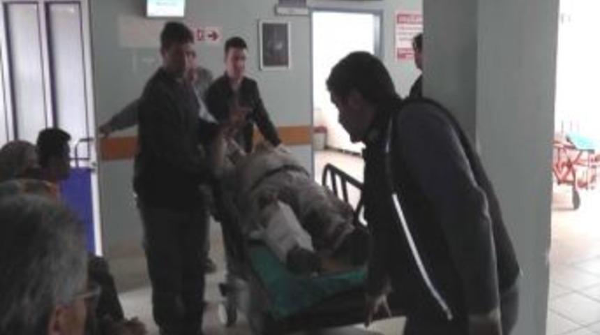 Beyşehirli &Ccedil;ift&ccedil;i, &Ccedil;apa Makinesine Ayağını Kaptırdı