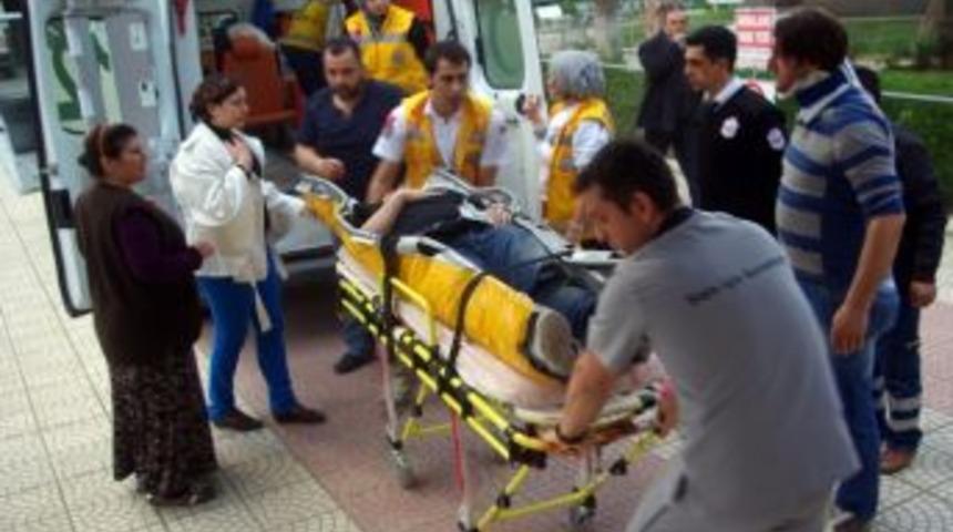 Lastiği Patlayan Otomobil Takla Attı: 3 Yaralı