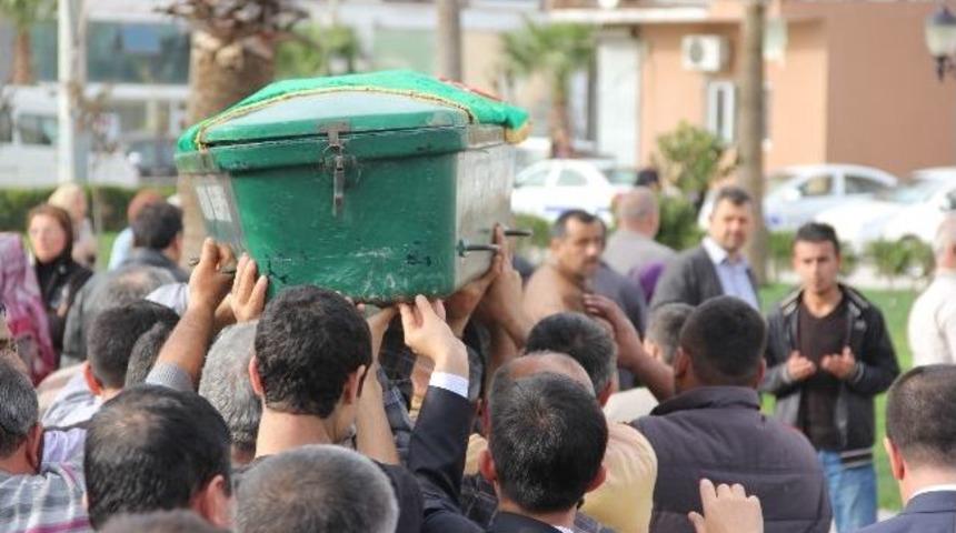 Hatay&rsquo;da Kazada Hayatını Kaybeden &Ouml;ğrenci Toprağa Verildi