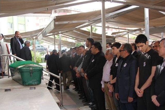 Hatay’da Kazada Hayatını Kaybeden Öğrenci Toprağa Verildi