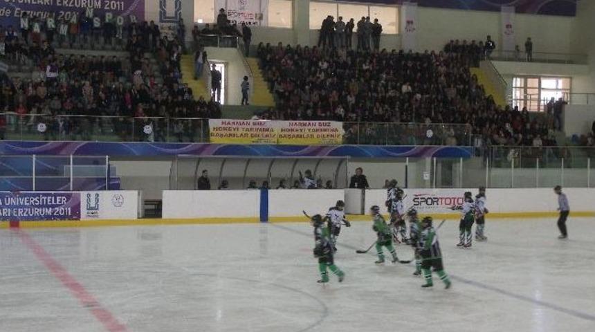 Narmanspor Bayan Buz Hokey Takımı Gen&ccedil; Ankaralıları Ezdi Ge&ccedil;ti