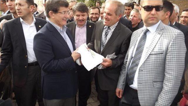 Dışişleri Bakanı Ahmet Davutoğlu Kula’yı Ziyaret Etti