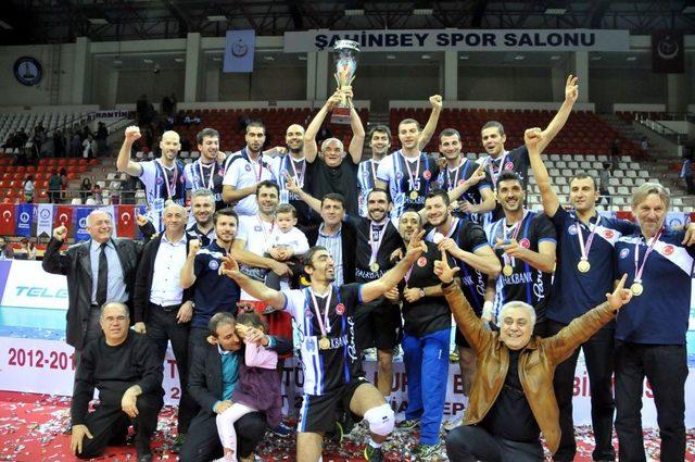 CEV&rsquo;den Sonra Teled&uuml;nya T&uuml;rkiye Kupası&rsquo;nı Da Halbank ın 1