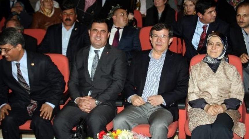 Dışişleri Bakanı Davutoğlu Uşak&rsquo;ta