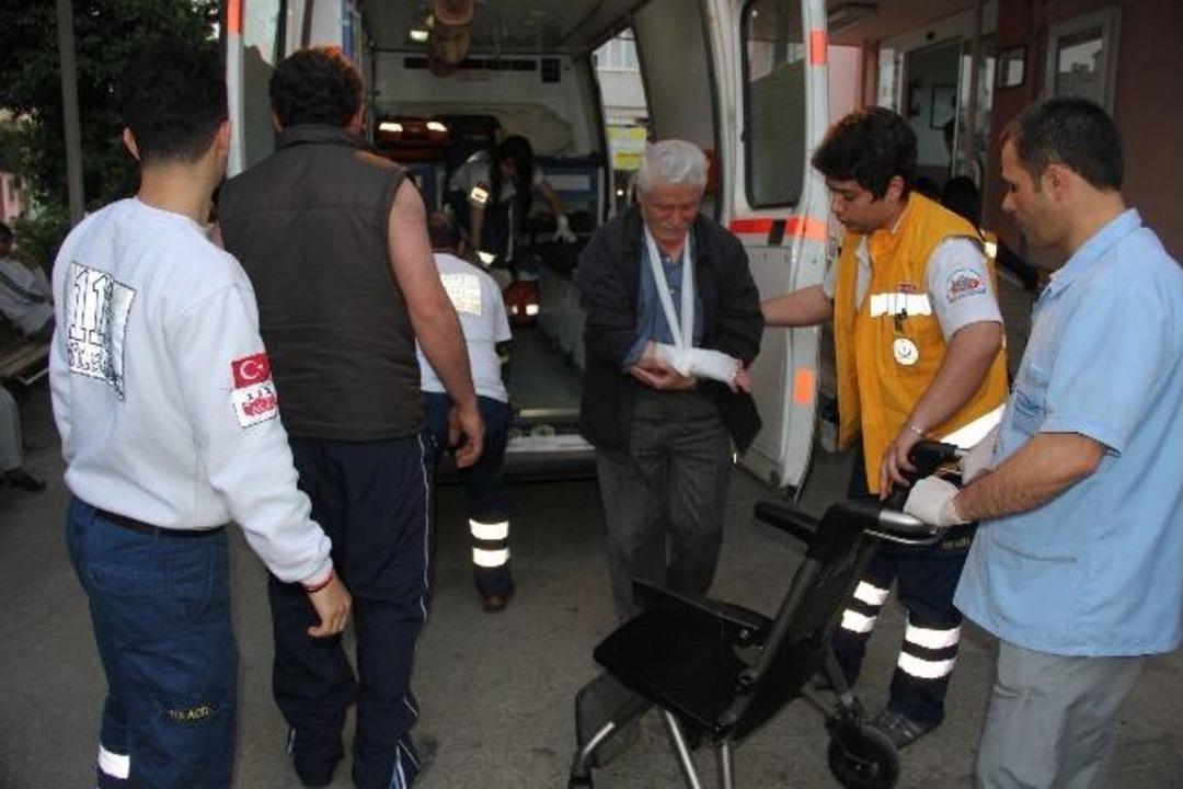 Kuyucak'ta Trafik Kazası; 10 Yaralı