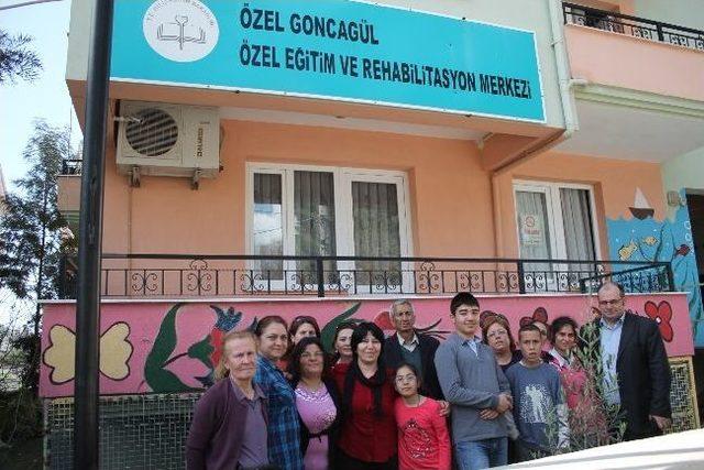 Selçuk Chp Parti Okulu'ndan “engellere Yeşil Işık” Projesi