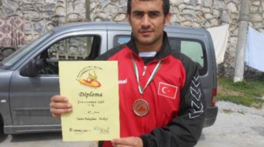 S&ouml;ke'nin Şampiyon G&uuml;reş&ccedil;ileri İran Yolcusu