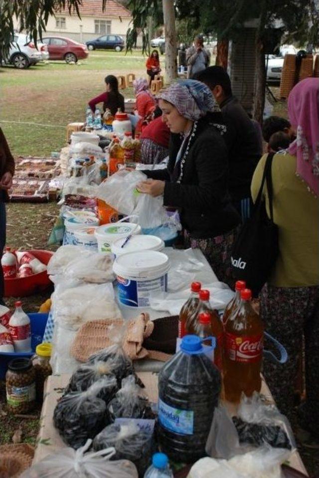 Döşemealtı Kovanlık’ta Yöresel Ürün Pazarı