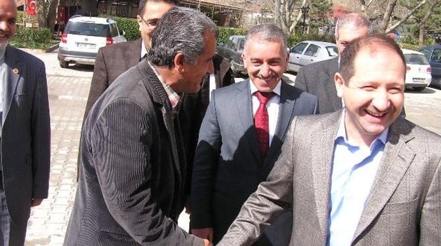 Milletvekili Faruk &Ouml;z, 2 Kişiye Sigara Bıraktıramadı