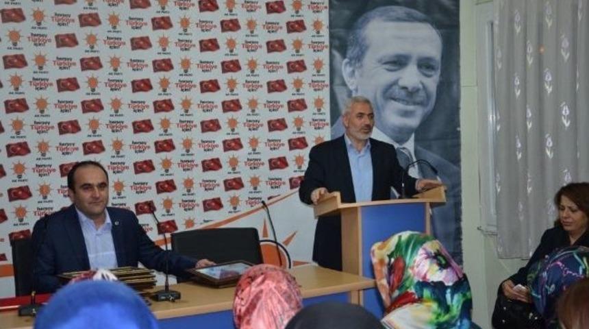 Siyaset Akademisinde Sertifikalar Verildi