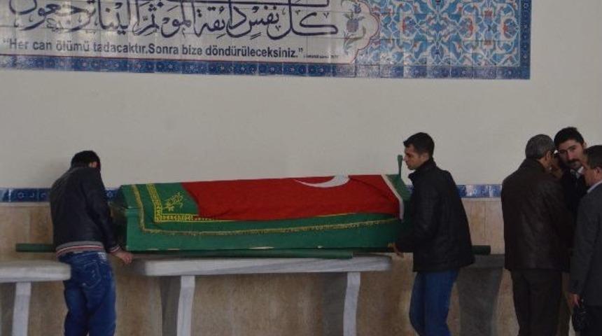 Fen Fak&uuml;ltesi Sekreteri &Ccedil;atin Akg&uuml;l, Hayatını Kaybetti