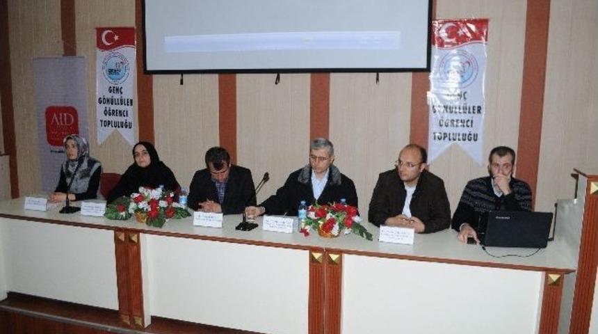 &Uuml;niversite&rsquo;de G&ouml;n&uuml;ll&uuml;l&uuml;k Ve İnsani Yardım Paneli