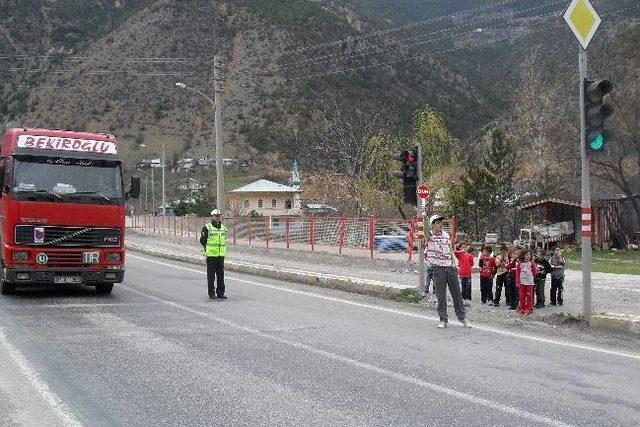 Torul’da Okul Geçit Görevlilerine Eğitim