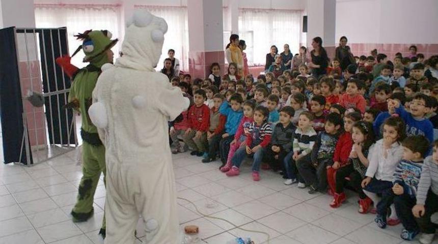 Zambak &Ccedil;ocuk Tiyatrosu Diyarbakırlı Miniklere Mikropları Anlattı