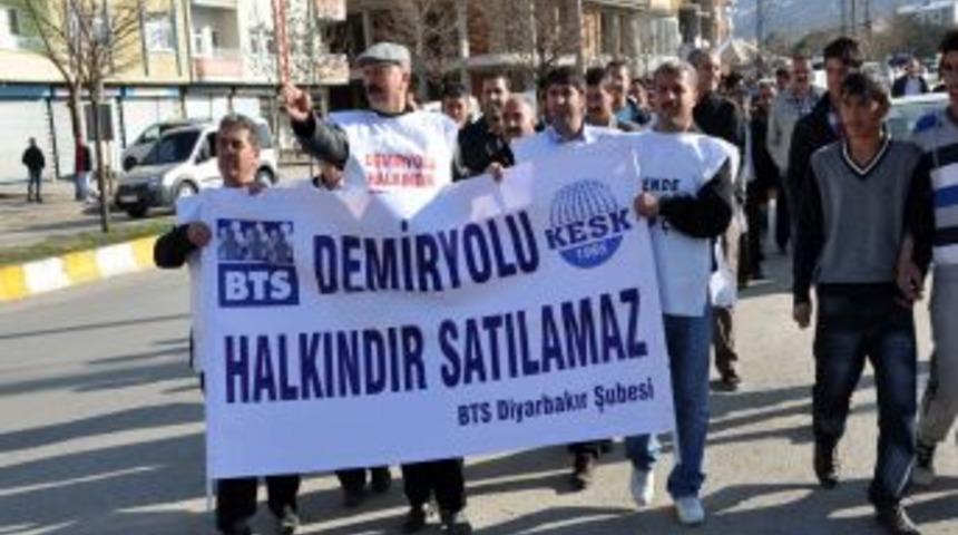 Muş'tan Demir Yollarının &Ouml;zelleştirilmesine Tepki