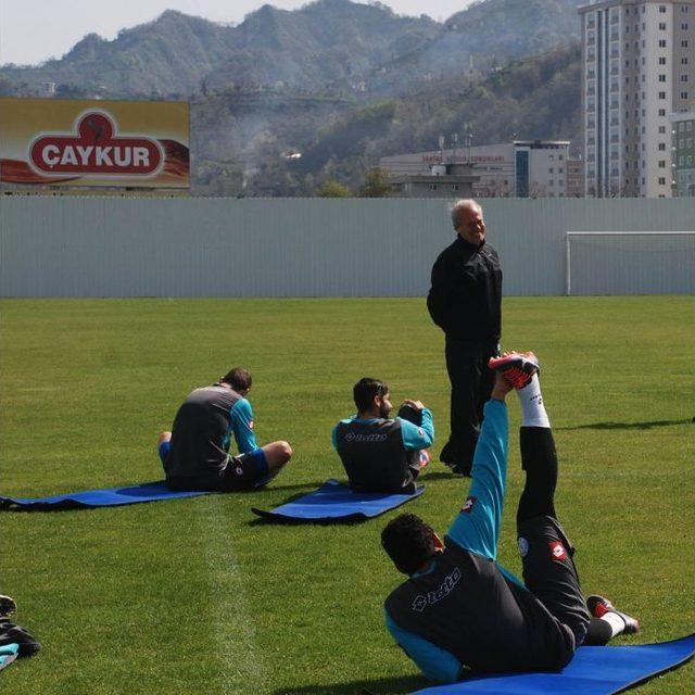 Mustafa Denizli, İzmir’den Bir Takım Süper Lig’e Çıksın Isterim