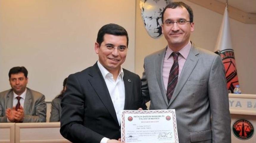 Hukuktan İyi Siyaset&ccedil;i &Ccedil;ıkar