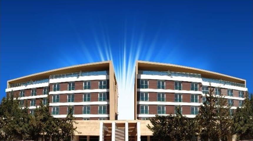 Başkan Akaydın Gen&ccedil;lik Merkezi&rsquo;ni İnceledi