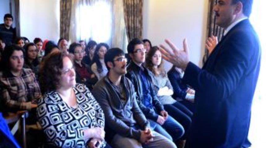 AİB&Uuml; Rekt&ouml;r&uuml; Prof. Dr. Coşkun: &Uuml;niversitenin &Uuml;rettiği Bilgi Ekonomiye Yansımalı