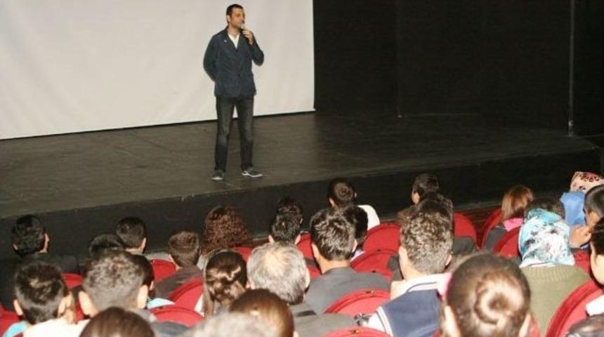 Vanlı Yetenek Sedat &Ccedil;alımlı &Ouml;ğrencilerle Buluştu