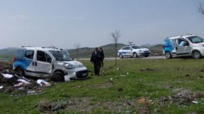 Kontrolden &Ccedil;ıkan Kamyonet Takla Attı: 1 Yaralı