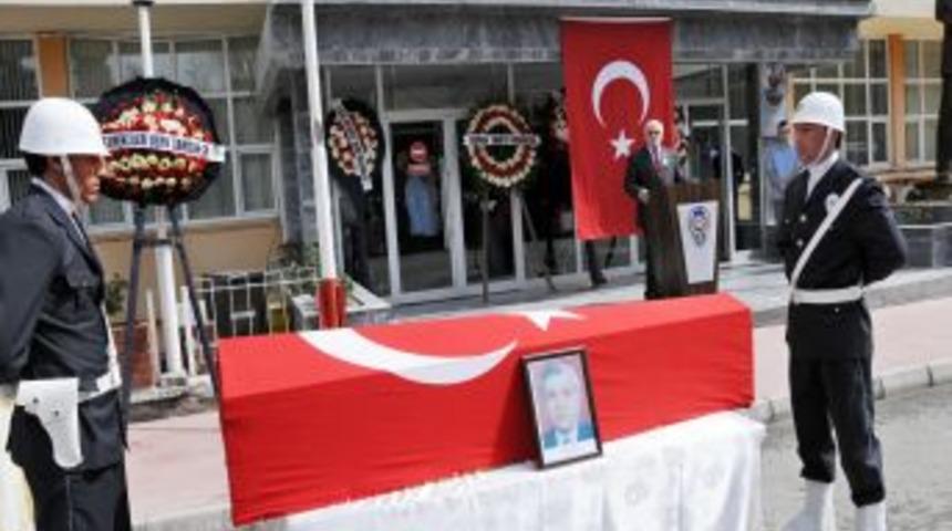 Eski Balıkesir Emniyet M&uuml;d&uuml;r&uuml; Nihat Camadan, Son Yolculuğuna Uğurlandı